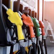 El consumo de combustibles de automoción crece en el primer trimestre del año un 4%