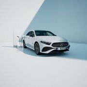 Mercedes echa el freno al eléctrico y seguirá vendiendo combustión "hasta bien entrada la década de 2030"