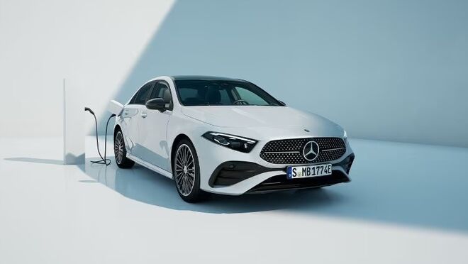Mercedes echa el freno al eléctrico y seguirá vendiendo combustión "hasta bien entrada la década de 2030"