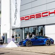Porsche inaugura en Valladolid su concesionario número 23 en España con 700 m2 de taller