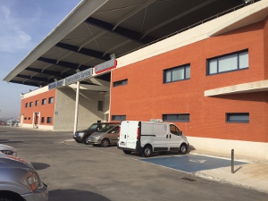 Fachada prinicipal del taller Euroauto Motor Service en San Fernando de Henares (Madrid)